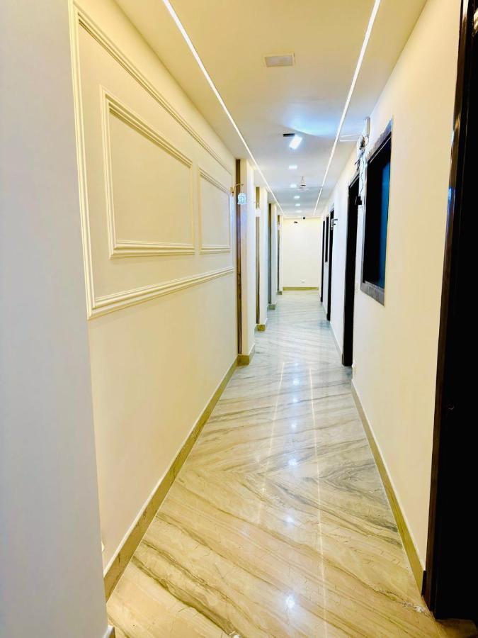 Hotel Samrat Residency 10 Mints Walking Distance Nizamuddin Railway Station New Delhi Extérieur photo