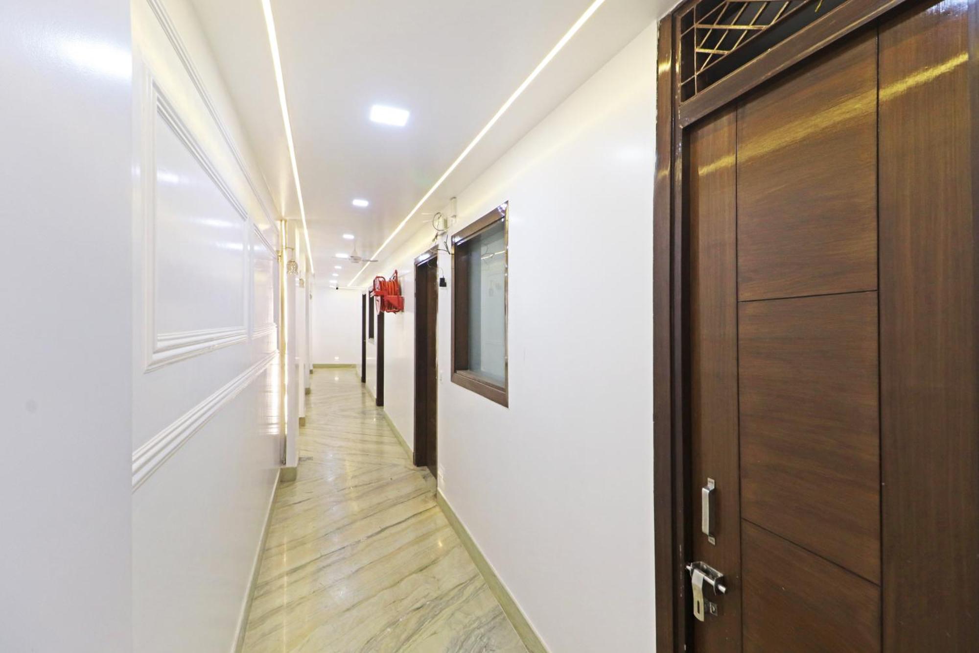 Hotel Samrat Residency 10 Mints Walking Distance Nizamuddin Railway Station New Delhi Extérieur photo