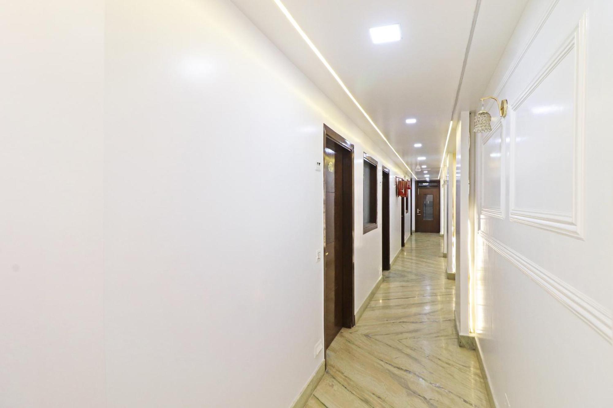 Hotel Samrat Residency 10 Mints Walking Distance Nizamuddin Railway Station New Delhi Extérieur photo