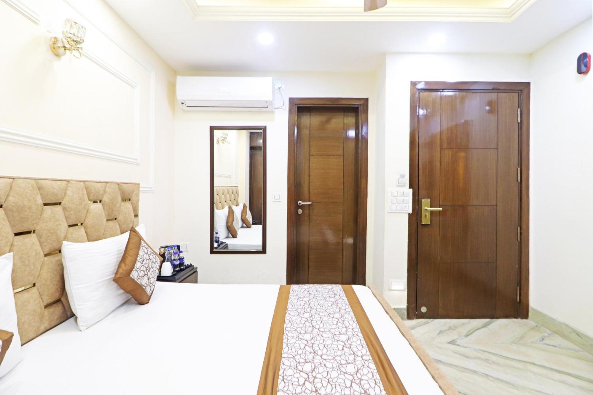 Hotel Samrat Residency 10 Mints Walking Distance Nizamuddin Railway Station New Delhi Extérieur photo