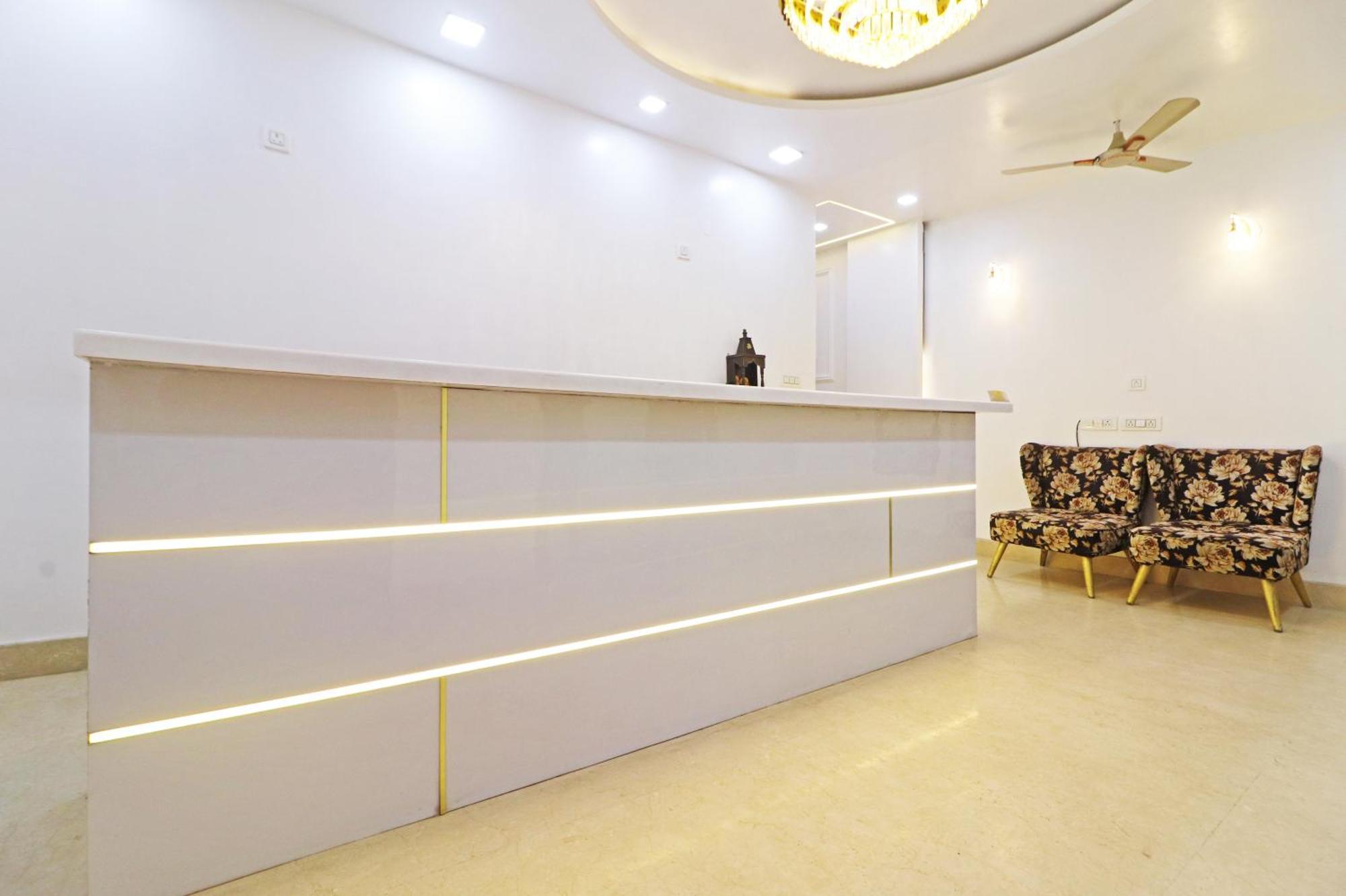 Hotel Samrat Residency 10 Mints Walking Distance Nizamuddin Railway Station New Delhi Extérieur photo
